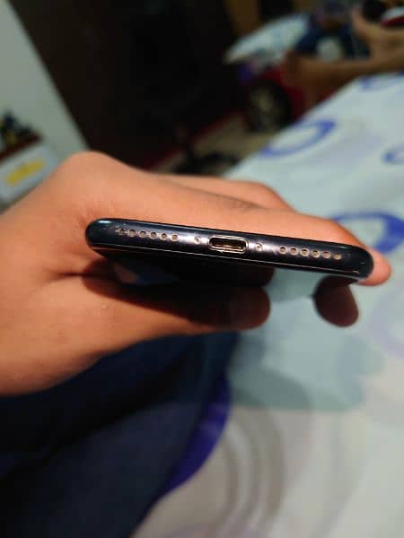 Iphone 7 128 gb pta approved fresh screen ic issue 6