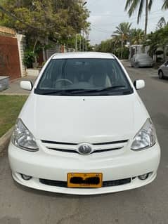 Toyota Platz 2005