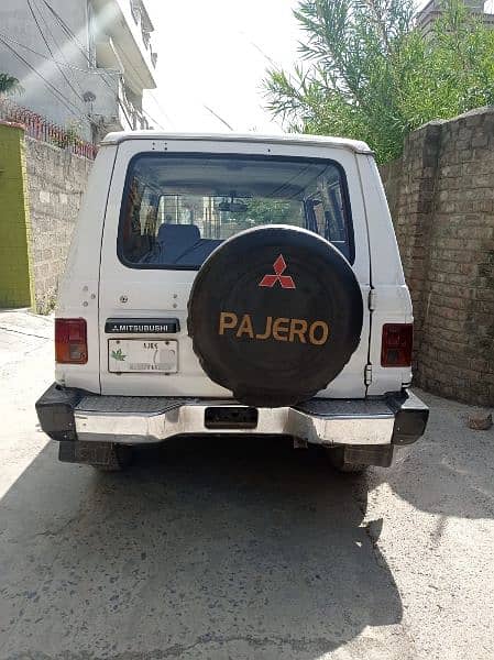 Mitsubishi Pajero 1991 4