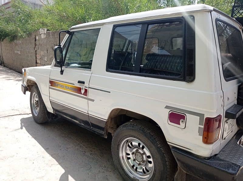 Mitsubishi Pajero 1991 11