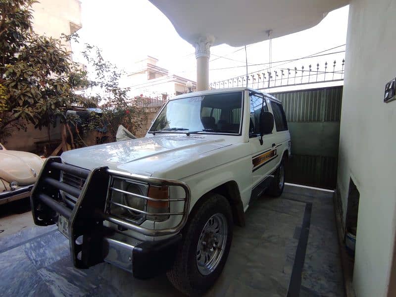 Mitsubishi Pajero 1991 19