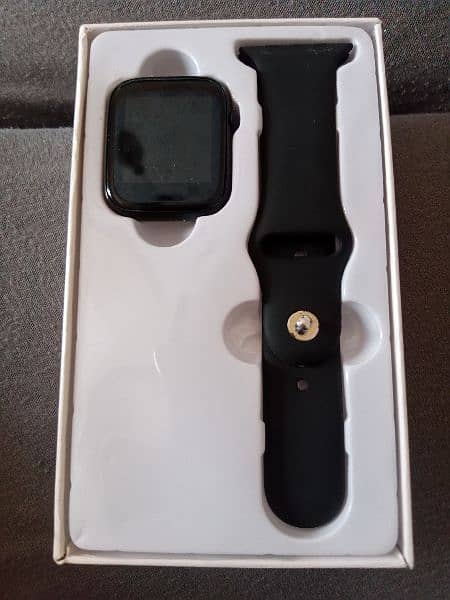 T500 smart watch in excellent condition 1