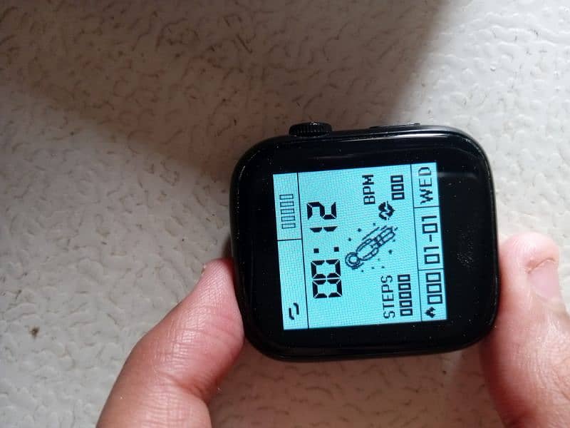 T500 smart watch in excellent condition 5