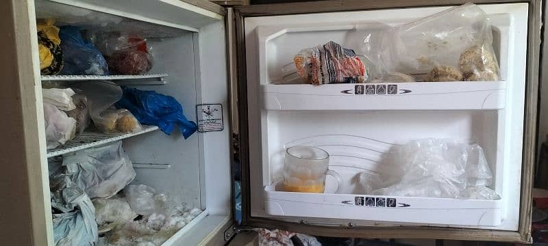 Dawlance fridge medium size 3