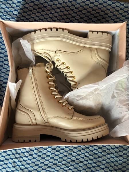 Branded Imported Notre-V boots 0