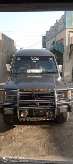 mitsubishi pajero 1990 model