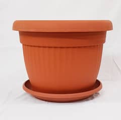 Plastic pots