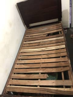 Single bed in good condition