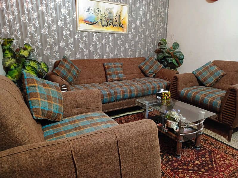 Sofa set for sale, in excellent condition like new, very little use. 2