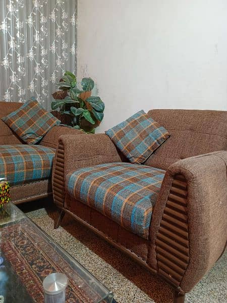 Sofa set for sale, in excellent condition like new, very little use. 3