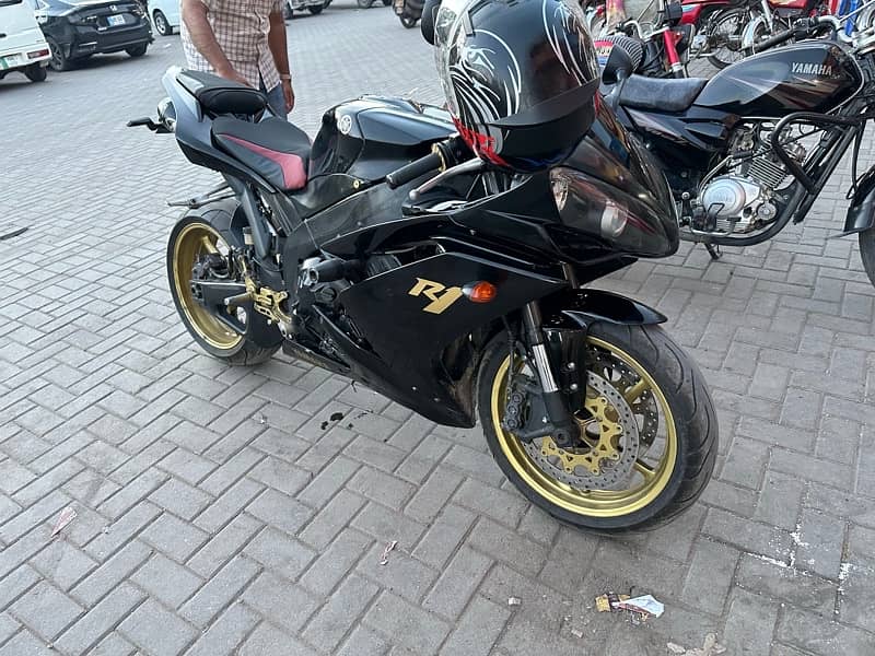 Yamaha R1 0