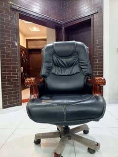 Boss CEO Chair