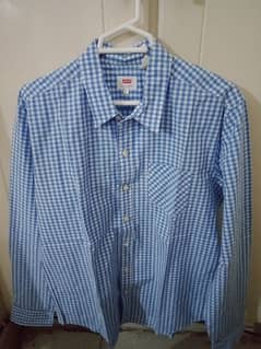 Large Levi's blue check shirt in good condition