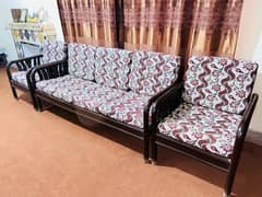 5 Seater Sofa Set In Excellent Condition with Good Condition Pillows.