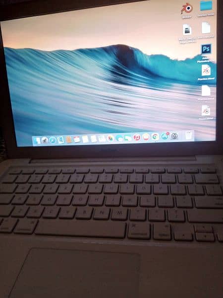 MacBook 2010 3