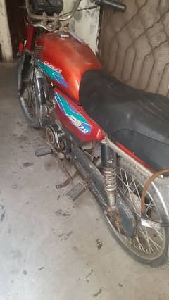 metro 2011 Rs. 32000