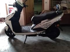 Electric scooty selling