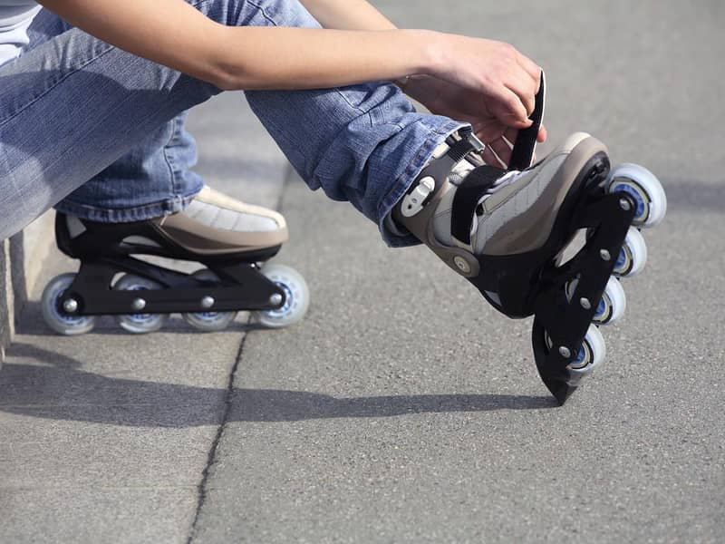 Skating Shoes, 4 Wheel Inlinner and 4 Wheeler both for kids and adults 5