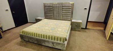 King size bed side tables dressing with mattress