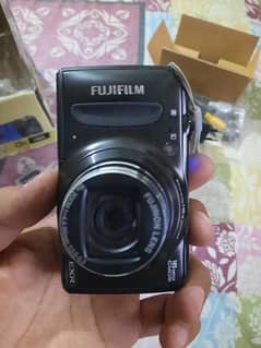 Fujifilm Finepix F660EXR Digital camera