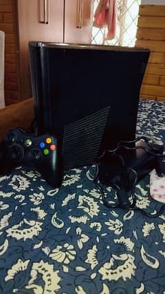 XBOX 360 SLIM | 20+GAMES INSTALLED 2 CONTROLLER