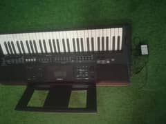 Yamaha keyboard e463