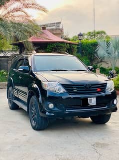 Toyota Fortuner 2015 Model . vip Islamabad Number