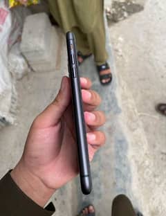 iphone 11 black colour