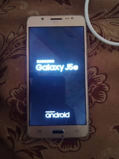 Samsung Galaxy j5"6