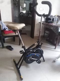 Exercise cycles in good condition