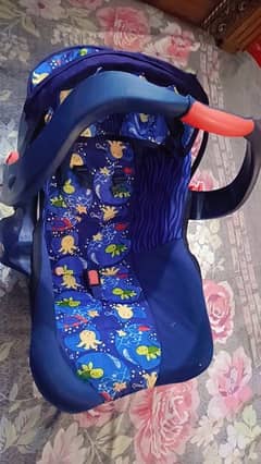 Baby Car seater plus Cott in Good Condition