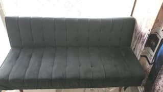 sofa in gud condition( 03170004561 )