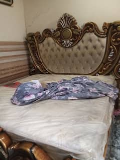 Fancy bed king size  with complete set and spring mattress