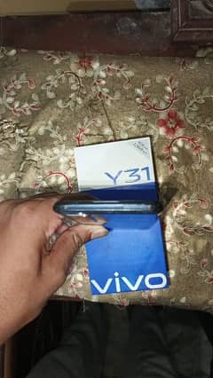 vivo y31 4 128 with box. exchang possible