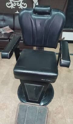 Salon chair good condition