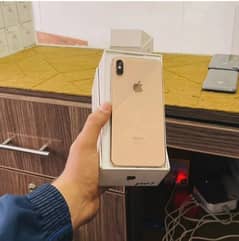 iPhone XS MAX NON PTA AVAILABLE IN AFFORDABLE PRICE