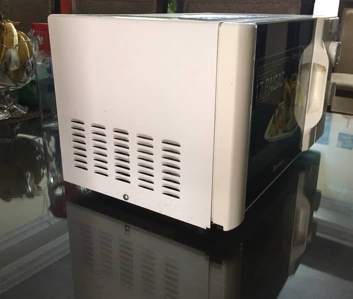 Dawlance Microwave Oven 2