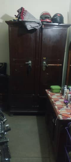cabinet in good condition