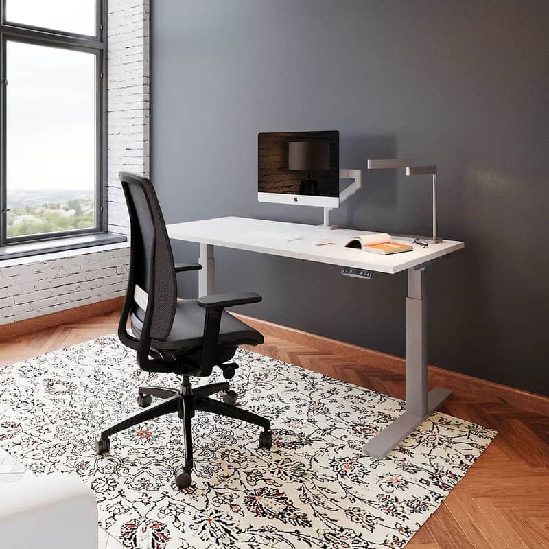 Electric Height Adjustable Desk/ Standing Desk 1