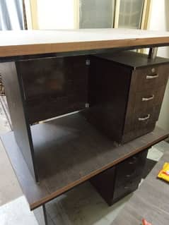 2 workstations available mint condition