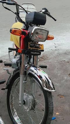 Honda Cd70 Bike Condition 10 by 10 400 Kilo Meters Use main hai