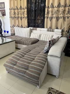 9 seater sofa L shaped with table