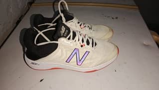 new balance spikes