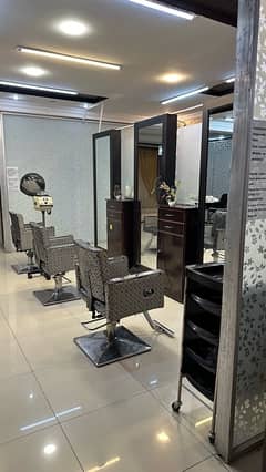 ladies beauty salon setup for sale