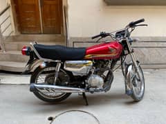 Honda 125 Special Edition Red Color