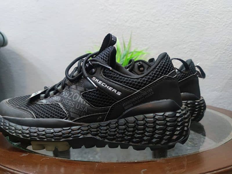 *SKECHERS Monster Vertex*

  9/43/28cm 3