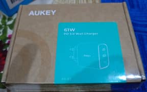 AUKEY 61 W charger