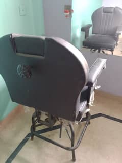 beauty parlour salon chair for urgent sale