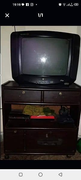 tv with trolley 0