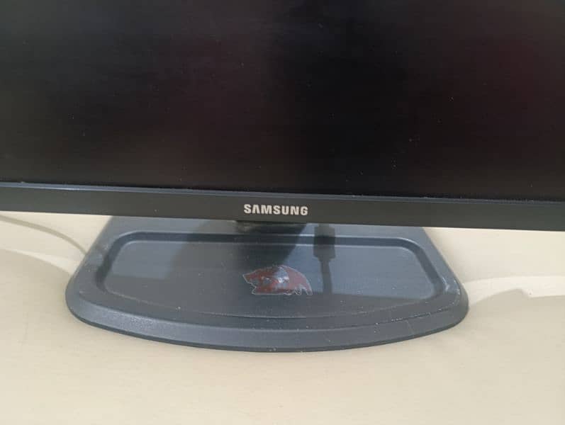 27 inch Samsung LCD Monitor 1